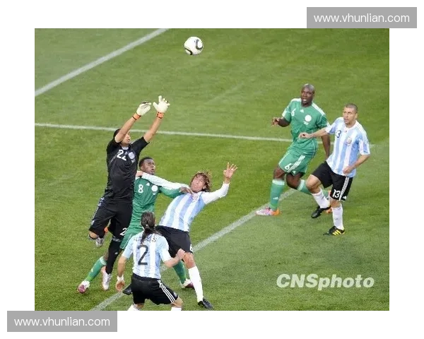 中韩足球巅峰对决再度上演双方争夺晋级关键战局走向全场高潮时刻